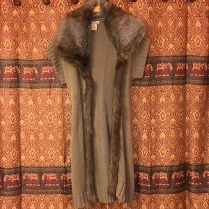 NWOT Les Tricots Short Sleeved Duster w/ Faux Fur